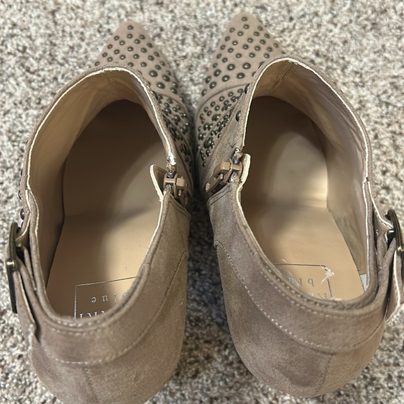 Kaari Blue Tan Studded Kristen Suede Heel Booties size 8 - Picture 11 of 15